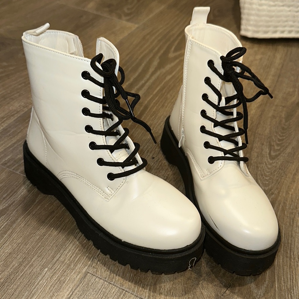 Doc Martens knock off